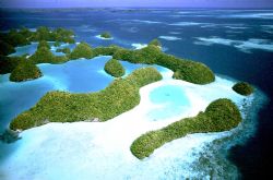 Palau; Nikon F, 24mm lens by Rick Tegeler 
