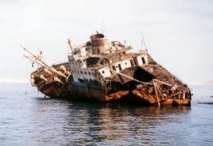 Loullia shipwreck, Sharm el Sheikh, Nikon F65,Nikkor 28-8... by Philip Norris 
