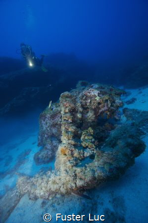 Anchor of the late 18th century based on a sandy bottom  ... by Fuster Luc 
