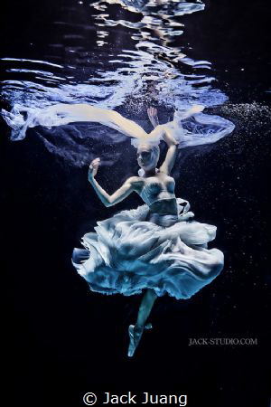 Underwater Fashion by Jack Juang 