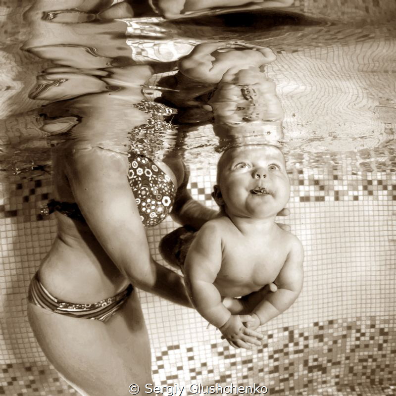 Children swimming... by Sergiy Glushchenko 