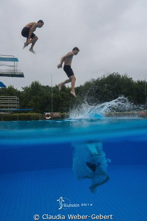 JUMP! 
Having fun in the pool by Claudia Weber-Gebert 