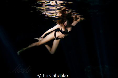 Underwater photo session in mayan cenote by Erik Shenko 