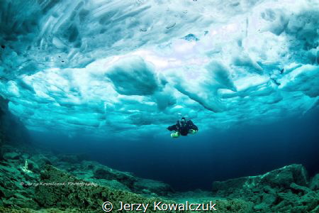 I have shot this photo in Tobermory Ontario. Water temp.w... by Jerzy Kowalczuk 