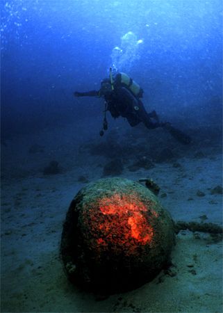 Sea mine from the the WW II. 45m deep with a self-made fi... by Gyula Zombor 
