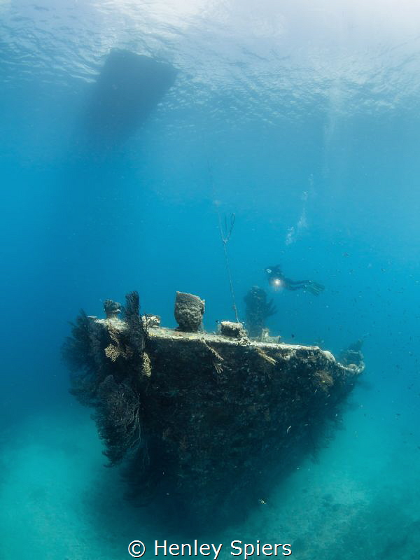 Getting Wrecked on a Sunday
Lesleen M Wreck, Saint Lucia by Henley Spiers 