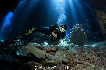 Dive in a fantastic cave system called Claudia in the Fur... by Martin Gombrii 
