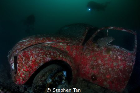 Volkswagen Beetle attracts more attention underwater than... by Stephen Tan 