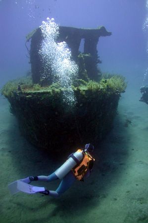 Tugboat wreck at Wreck City, St Eustatius. I'm going to h... by Brian Mayes 