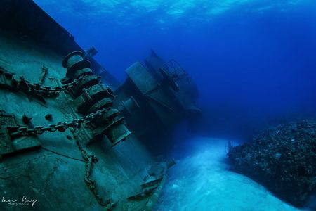 Early morning wreck work before anyone else is heaven on ... by Ian Kay 