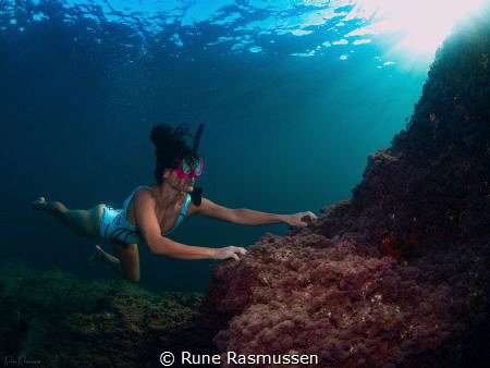 Climbing to the top is easy underwater :D by Rune Rasmussen 