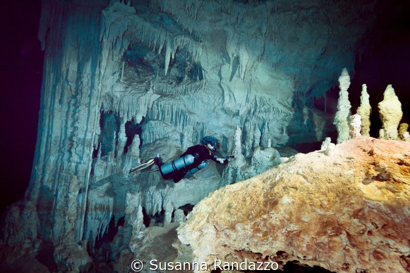 sidemount cave diving always amazing
Nohoch Nah Chich_20... by Susanna Randazzo 