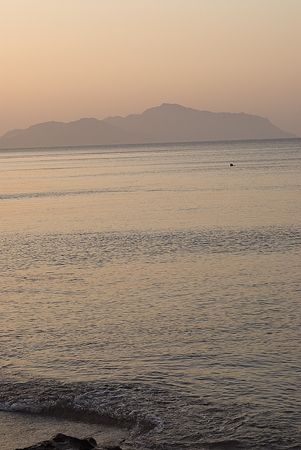 Sun rise over Tiran island,
D200, 60mm. by Derek Haslam 
