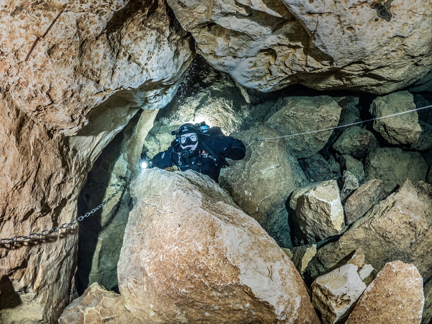 In caves is never natural light, so the photographer has ... by Brenda De Vries 