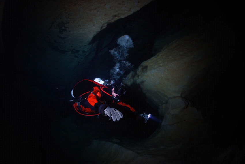 France / LOT Cavediving by Andy Kutsch 