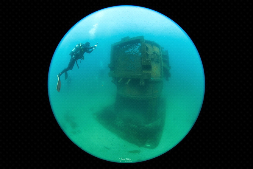 underwater museum - Vhils by Pieter Firlefyn 