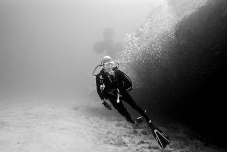 My Lady (Pamela) on the Bibb wreck - Photo taken in 133ft... by Michael Salcito 