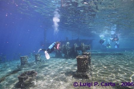 The Million Hope wreck. Dive starts at -2m and goes down.... by Luigi Carta 