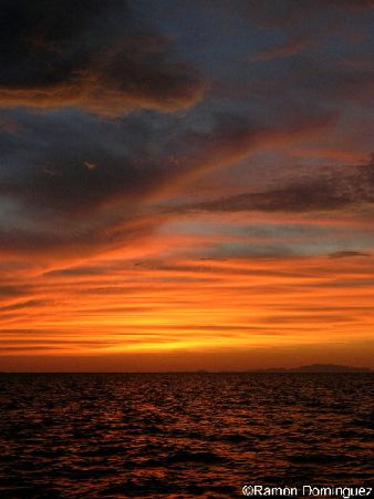 Beatiful sunset after a beatiful diving day. Cerralvo isl... by Ramón Domínguez 