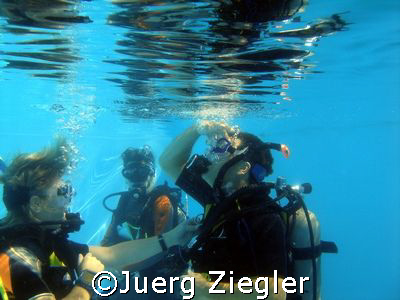 Mask clearing exercice during IDC in Thailand

Dive Asi... by Juerg Ziegler 