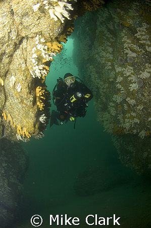 Diver in cave, Eyemouth, Scotland.
Nikon D70, 10.5mm len... by Mike Clark 