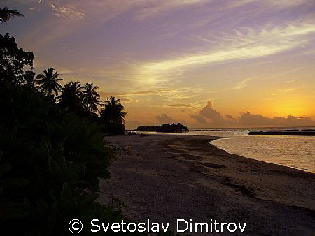 Sunset in Maldives. by Svetoslav Dimitrov 