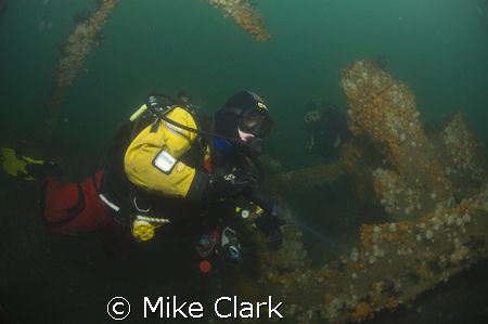 DIVERS ON THE HISPANIA
Sound of Mull, Scotland
D70, 10.... by Mike Clark 