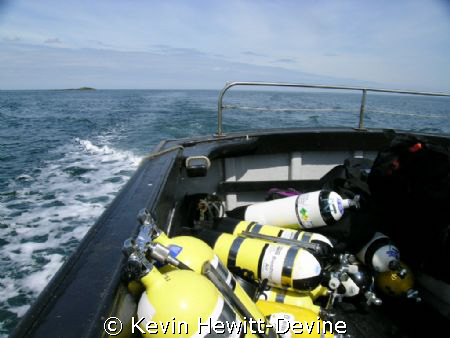 Going Home - Farne Island 2008 - Coolpix 5400 by Kevin Hewitt-Devine 