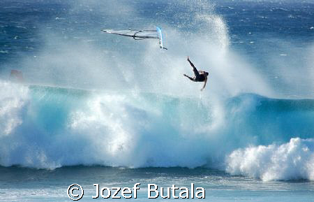 ...free fall,,windsurfer at hookipa beach,maui,hawaii by Jozef Butala 