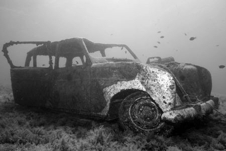 Nikon D80, 17mm, Carwreck by Andy Kutsch 