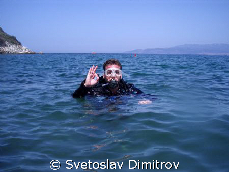 I am ready for one of my dives during the SSI course for ... by Svetoslav Dimitrov 