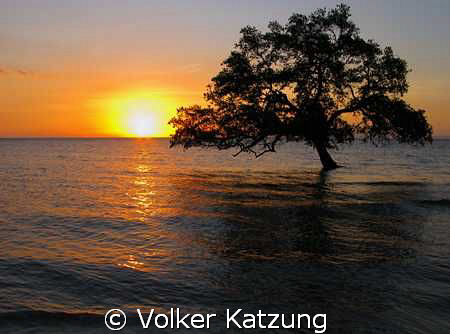 sunset at Metinaro by Volker Katzung 