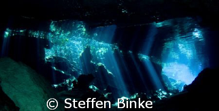 cenotes, nikon d200, 10-17mm by Steffen Binke 