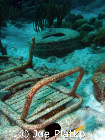 Junk
while diving in Curacao we came across a bunch of o... by Joe Platko 