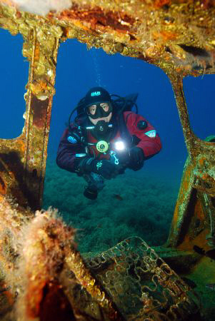 Diver at R4, Nikon D80 by Andy Kutsch 