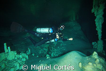 Cavern. by Miguel Cortés 