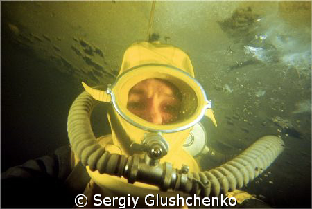 Ice diving with old equipment by Sergiy Glushchenko 