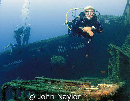divers on xenobia wreck by John Naylor 