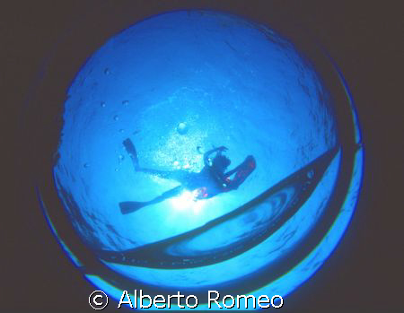 HOOPPSS………MY FISH EYE LENS IS OVERFLOWING WITH WATER   !!... by Alberto Romeo 