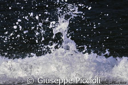 Freezing the water by Giuseppe Piccioli 