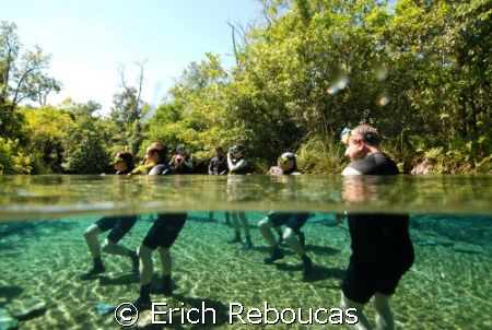 Briefing time for a group of snorkelers.
Fresh water, Ce... by Erich Reboucas 