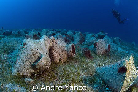Amphoramania !  Shot off the coast of Kaş in the Meditera... by Andre Yanco 