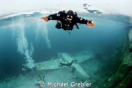 First try in this category. Nikonos V, 12mm Sea & Sea len... by Michael Grebler 