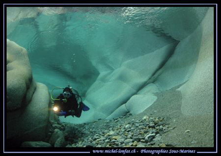 My wife Caroline discovering one of the pools of the Verz... by Michel Lonfat 