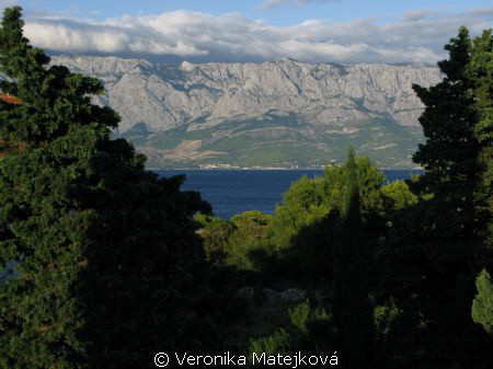 ...look at Makarska riviera from the  Brac Island by Veronika Matějková 
