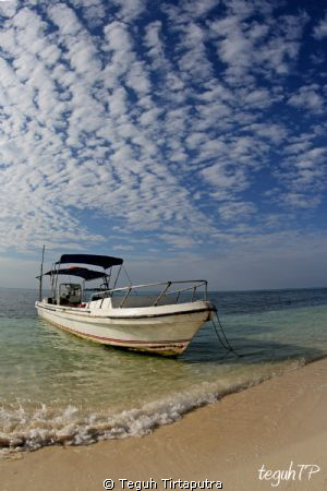 Kapoposang Island, Makassar, South Sulawesi, Indonesia. B... by Teguh Tirtaputra 