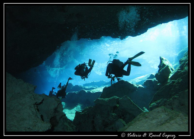 Picture taken with a Canon G9 in a cenotes (Yucatan-Mexico). by Raoul Caprez 