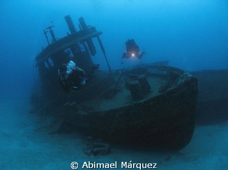 Eduardo and Tito at Marie L Wreck, Peter Island by Abimael Márquez 