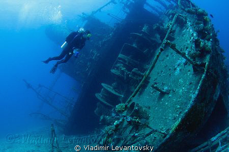 The wreck of Ghiannis D. Canon XSi with Tokina 10-17mm fi... by Vladimir Levantovsky 