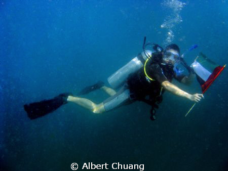 This picture was taken when i dive in Arabian sea, Fujair... by Albert Chuang 